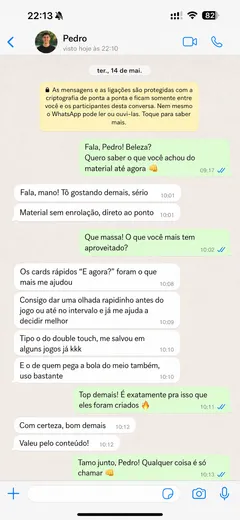 Print de depoimento: aluno usa os cards rápidos do guia para decidir jogadas durante a partida